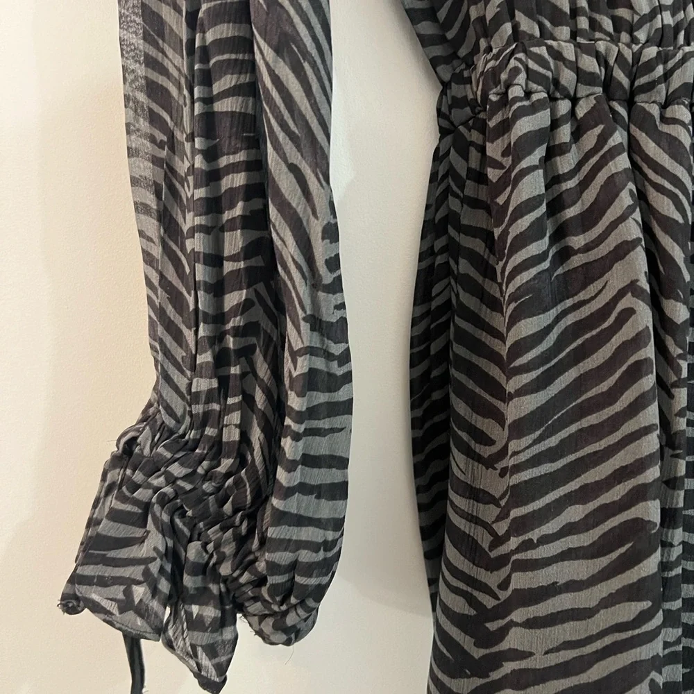 Elegant Black and Gray Zebra Print Dress - Picture 3 of 5